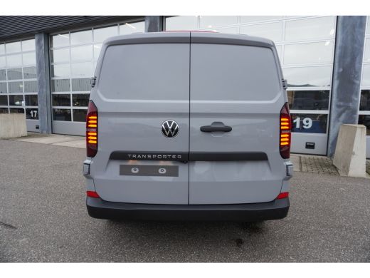 Volkswagen Transporter 2.0 TDI L2H1 30 Life 2.0 TDI L2H1 30 Life, Bijrijdersbank met doorlaadfunctie, Trekhaakvoorbereid... ActivLease financial lease