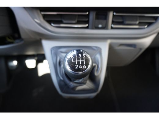 Volkswagen Transporter 2.0 TDI L2H1 30 Style 150 pk, Navigatie, Climatronic, PDV V + A, Achteruitrijcamera ActivLease financial lease