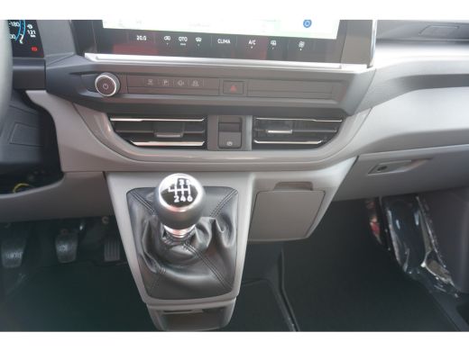 Volkswagen Transporter 2.0 TDI L2H1 30 Style 2.0 TDI L2H1 30 Style 150 pk, Navigatie, Climatronic, PDV V + A, Achteruitr... ActivLease financial lease