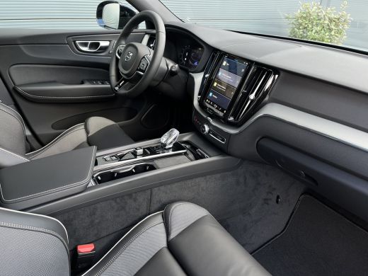 Volvo  XC60 Volvo 2.0 T6 Plug-in hybrid AWD Plus Dark | Achteruitrijcamera | Cruise control adaptief met Stop... ActivLease financial lease