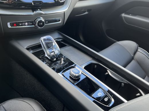 Volvo  XC60 Volvo 2.0 T6 Plug-in hybrid AWD Plus Dark | Achteruitrijcamera | Cruise control adaptief met Stop... ActivLease financial lease
