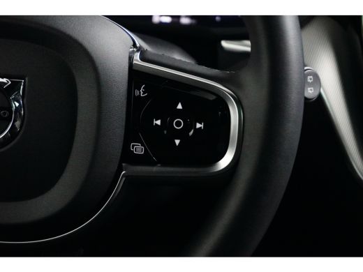 Volvo  XC60 Volvo T6 AWD Plus Dark | Panoramadak | Sportstoelen | 360 Camera | Harman/Kardon | 21-Inch | Pano... ActivLease financial lease