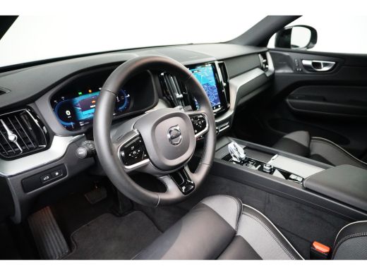 Volvo  XC60 Volvo T6 AWD Plus Dark | Panoramadak | Sportstoelen | 360 Camera | Harman/Kardon | 21-Inch | Pano... ActivLease financial lease