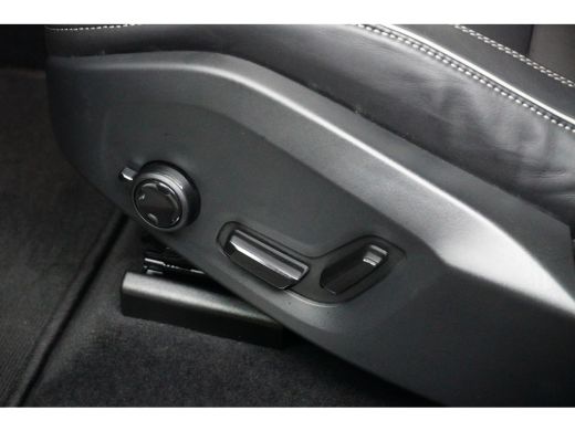 Volvo  XC60 Volvo T6 AWD Plus Dark | Panoramadak | Sportstoelen | 360 Camera | Harman/Kardon | 21-Inch | Pano... ActivLease financial lease