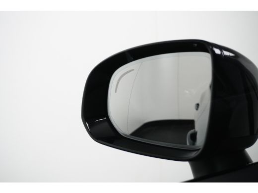 Volvo  XC60 Volvo T6 AWD Plus Dark | Panoramadak | Sportstoelen | 360 Camera | Harman/Kardon | 21-Inch | Pano... ActivLease financial lease