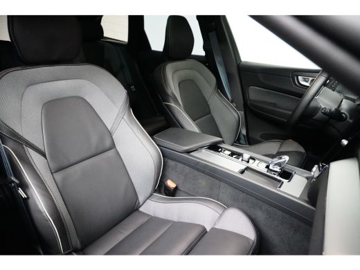 Volvo  XC60 Volvo T6 AWD Plus Dark | Panoramadak | Sportstoelen | 360 Camera | Harman/Kardon | 21-Inch | Pano... ActivLease financial lease