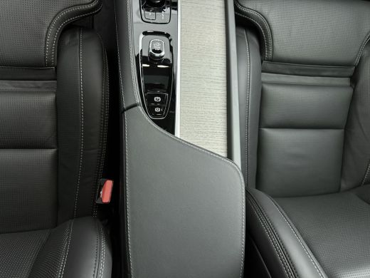 Volvo  XC90 Volvo 2.0 T8 Plug-in hybrid AWD Ultra Dark | Trekhaak | Bowers&Wilkins | Luchtvering | Stoelmassa... ActivLease financial lease