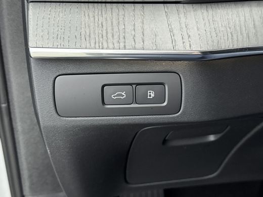 Volvo  XC90 Volvo 2.0 T8 Plug-in hybrid AWD Ultra Dark | Trekhaak | Bowers&Wilkins | Luchtvering | Stoelmassa... ActivLease financial lease