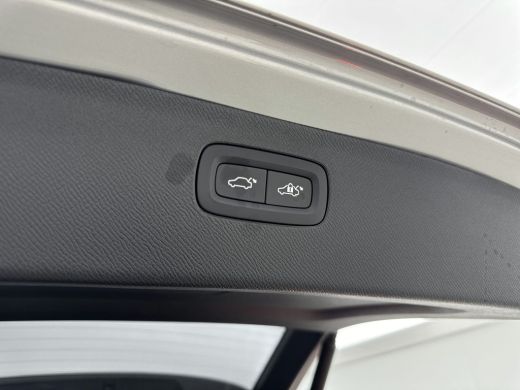 Volvo  XC90 Volvo 2.0 T8 Plug-in hybrid AWD Ultra Dark | Trekhaak | Bowers&Wilkins | Luchtvering | Stoelmassa... ActivLease financial lease