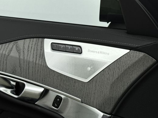 Volvo  XC90 Volvo 2.0 T8 Plug-in hybrid AWD Ultra Dark | Trekhaak | Bowers&Wilkins | Luchtvering | Stoelmassa... ActivLease financial lease
