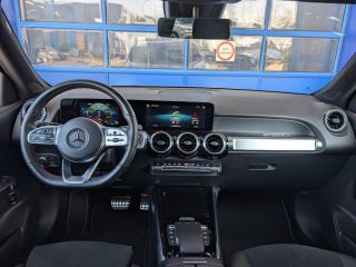Mercedes GLB Mercedes-Benz 180 AMG Line 7p. | Trekhaak | Cruise Control | Camera