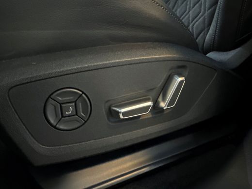 Audi Q6 SQ6 e-tron 490pk 100 kWh / Sportstoelen plus voorin / Adaptieve S-luchtvering / Trekhaak, mechanisch draaiba... ActivLease financial lease