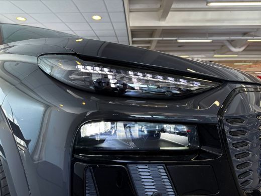 Audi Q6 SQ6 e-tron 490pk 100 kWh / Sportstoelen plus voorin / Adaptieve S-luchtvering / Trekhaak, mechanisch draaiba... ActivLease financial lease