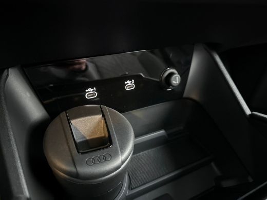 Audi Q6 SQ6 e-tron 490pk 100 kWh / Sportstoelen plus voorin / Adaptieve S-luchtvering / Trekhaak, mechanisch draaiba... ActivLease financial lease
