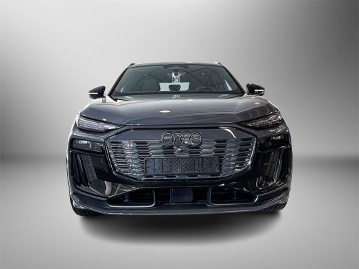 Audi Q6 SQ6 e-tron 490pk 100 kWh / Sportstoelen plus voorin / Adaptieve S-luchtvering / Trekhaak, mechanisch draaiba... ActivLease financial lease