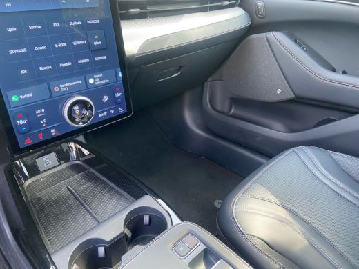 Ford Mustang Mach-E RWD 75 kWh | PANO DAK | ELEKTRISCHE STOELEN | B&O AUDIO | 360 CAMERA | ORIGINEEL NL! | 1E ... ActivLease financial lease