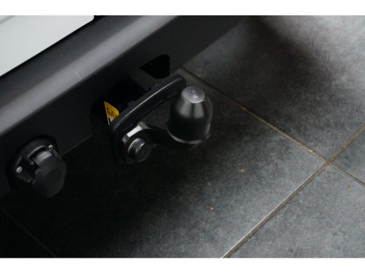 Ford Transit Custom 320 2.5 PHEV L2H1 | Plug-in Hybride | Camera | Trekhaak | 3 Zitter | Direct leverbaar! | Standkac... ActivLease financial lease