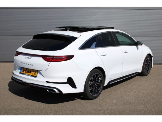 Kia ProCeed Kia 1.5 T-GDi GT-Line | Achteruitrijcamera | Elektrisch glazen schuif-/kanteldak | Fabrieksgarantie ActivLease financial lease