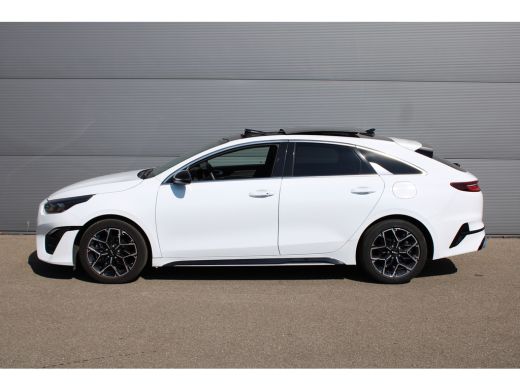 Kia ProCeed Kia 1.5 T-GDi GT-Line | Achteruitrijcamera | Elektrisch glazen schuif-/kanteldak | Fabrieksgarantie ActivLease financial lease