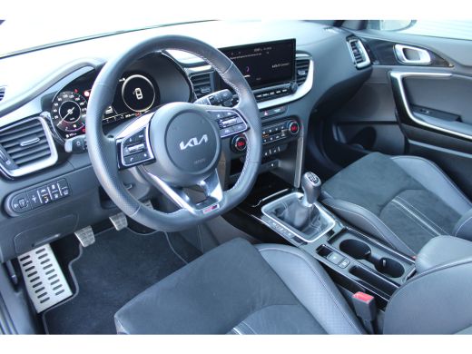 Kia ProCeed Kia 1.5 T-GDi GT-Line | Achteruitrijcamera | Elektrisch glazen schuif-/kanteldak | Fabrieksgarantie ActivLease financial lease