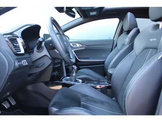 Kia ProCeed Kia 1.5 T-GDi GT-Line | Achteruitrijcamera | Elektrisch glazen schuif-/kanteldak | Fabrieksgarantie ActivLease financial lease