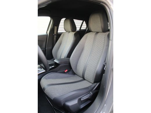 Peugeot 2008 Peugeot 1.2 Hybrid 136 Allure | Adapt. Cruise | 360 CAM | Keyless | Navi | Carplay | Drive Assist... ActivLease financial lease
