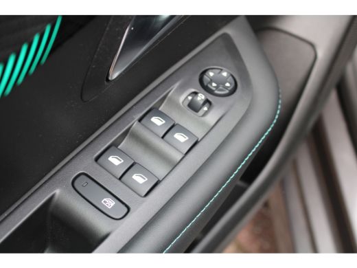 Peugeot 208 1.2 PureTech Allure | Automaat | Navi by app | Trekhaak | Parkeersensoren | ActivLease financial lease