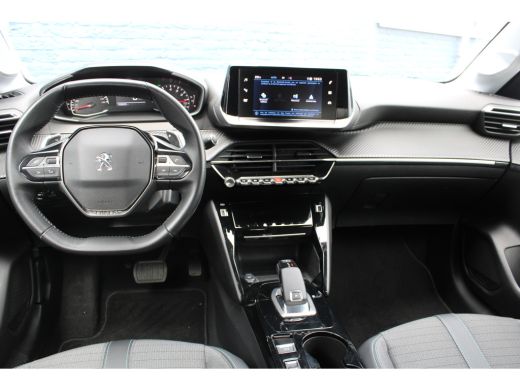 Peugeot 208 1.2 PureTech Allure | Automaat | Navi by app | Trekhaak | Parkeersensoren | ActivLease financial lease