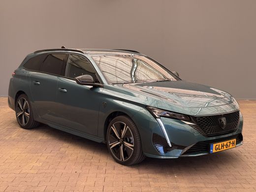 Peugeot 308 SW Peugeot 1.2 Hybrid 136 e-DCS6 GT | Achteruitrijcamera | Lichtmetalen velgen 18" | Stuurwiel ve... ActivLease financial lease