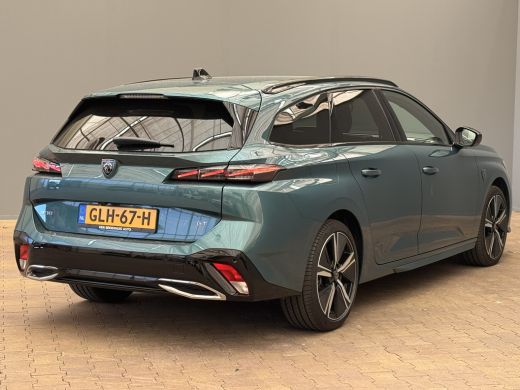 Peugeot 308 SW Peugeot 1.2 Hybrid 136 e-DCS6 GT | Achteruitrijcamera | Lichtmetalen velgen 18" | Stuurwiel ve... ActivLease financial lease
