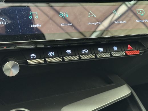 Peugeot 308 SW Peugeot 1.2 Hybrid 136 e-DCS6 GT | Achteruitrijcamera | Lichtmetalen velgen 18" | Stuurwiel ve... ActivLease financial lease