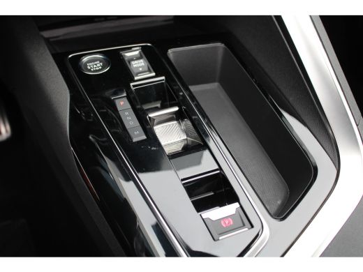 Peugeot 5008 Peugeot 1.2 Hybrid GT | Automaat | Navigatie | Panorama/schuifdak | Black Pack | Focal | ActivLease financial lease