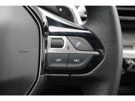 Peugeot 5008 Peugeot 1.2 Hybrid GT | Automaat | Navigatie | Panorama/schuifdak | Black Pack | Focal | ActivLease financial lease