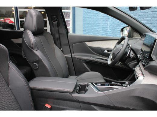 Peugeot 5008 Peugeot 1.2 Hybrid GT | Automaat | Navigatie | Panorama/schuifdak | Black Pack | Focal | ActivLease financial lease