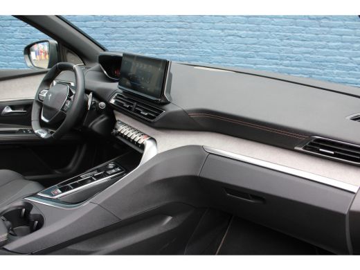 Peugeot 5008 Peugeot 1.2 Hybrid GT | Automaat | Navigatie | Panorama/schuifdak | Black Pack | Focal | ActivLease financial lease
