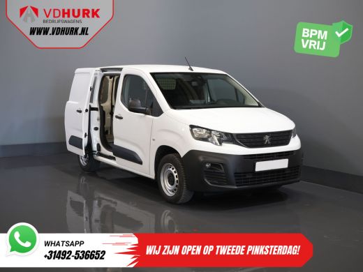 Peugeot Partner 1.5 HDI 100 pk BPM VRIJ! NL Auto/ 3 Pers./ Carplay/ Camera/ PDC/ Betimmerd/ Cruise/ Airco ActivLease financial lease