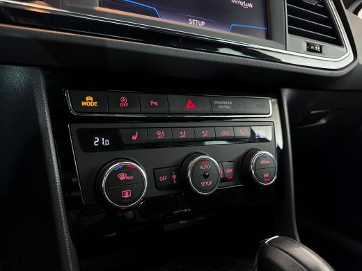 Seat Leon 1.5 150pk TSI FR Ultimate Edition / Keyless Entry & Go / Adaptive Cruise Control / Media System N... ActivLease financial lease