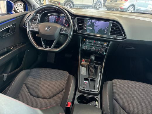 Seat Leon 1.5 150pk TSI FR Ultimate Edition / Keyless Entry & Go / Adaptive Cruise Control / Media System N... ActivLease financial lease