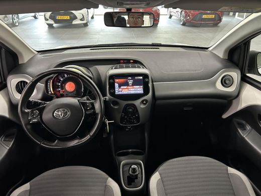 Toyota Aygo 1.0 VVT-i x-play Automaat ActivLease financial lease