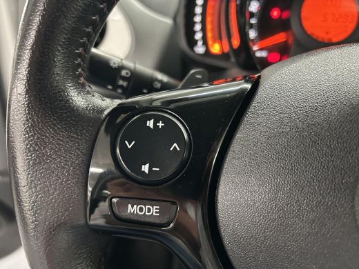 Toyota Aygo 1.0 VVT-i x-play Automaat ActivLease financial lease