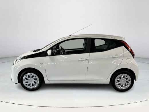 Toyota Aygo 1.0 VVT-i x-play Automaat ActivLease financial lease