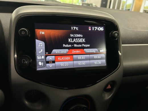 Toyota Aygo 1.0 VVT-i x-play Automaat ActivLease financial lease