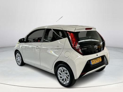 Toyota Aygo 1.0 VVT-i x-play Automaat ActivLease financial lease