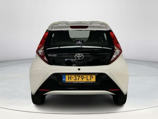 Toyota Aygo 1.0 VVT-i x-play Automaat ActivLease financial lease