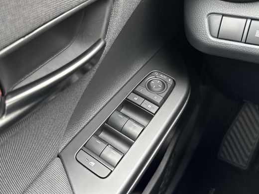 Toyota C-HR 2.0 Hybrid 200 First Edition **NAVIGATIE/ DODEHOEK DETECTIE/ 360 CAMERA/ 36 MAANDEN GARANTIE** ActivLease financial lease