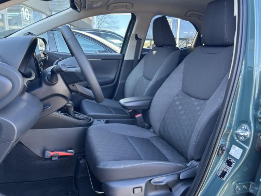 Toyota Yaris 1.5 Hybrid 115 Dynamic | COMFORT PACK | NIEUWE AUTO | Direct uit voorraad leverbaar | ActivLease financial lease