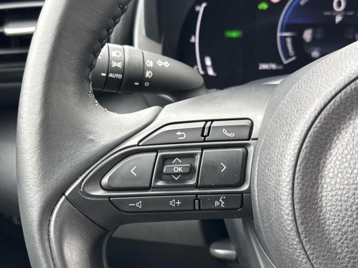 Toyota Yaris 1.5 Hybrid 115 First Edition **NAVIGATIE/ KEYLESS/ ADAPTIEF CRUISE CONTROL/ 36 MAANDEN GARANTIE** ActivLease financial lease