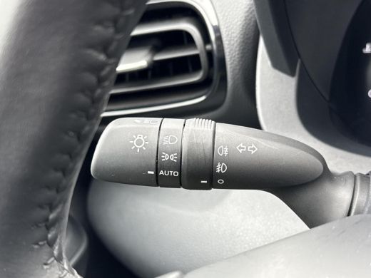 Toyota Yaris 1.5 Hybrid 115 First Edition **NAVIGATIE/ KEYLESS/ ADAPTIEF CRUISE CONTROL/ 36 MAANDEN GARANTIE** ActivLease financial lease