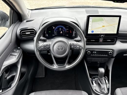 Toyota Yaris 1.5 Hybrid 115 First Edition **NAVIGATIE/ KEYLESS/ ADAPTIEF CRUISE CONTROL/ 36 MAANDEN GARANTIE** ActivLease financial lease