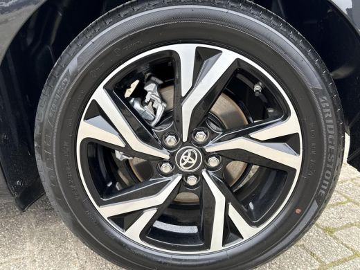 Toyota Yaris 1.5 Hybrid 115 First Edition **NAVIGATIE/ KEYLESS/ ADAPTIEF CRUISE CONTROL/ 36 MAANDEN GARANTIE** ActivLease financial lease